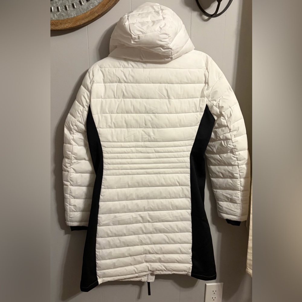 Calvin Klein White with Black Accent Quilted Jacket Midi - Picture 8 of 9